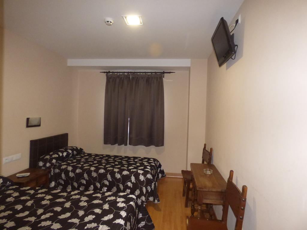 Hostal La Perdiz Sonseca Zewnętrze zdjęcie
